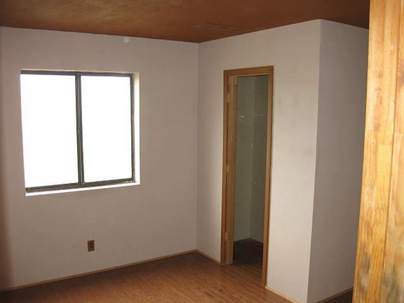 5th image of 16 Chapel Dr