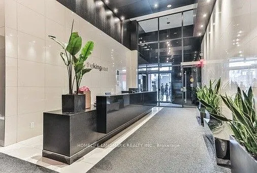 Building Photo - 318 King St E #1012
