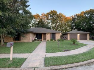 1128 Carey Dr, Angleton, TX 77515