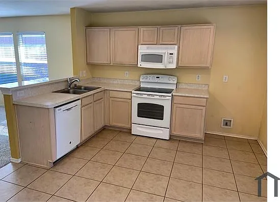 2620 Caprock Rd — Photo 9