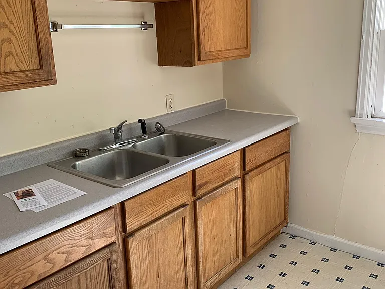 2107 Birch St — Photo 3