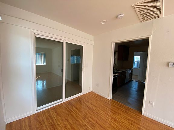 4th image of 3256 Prospect Ave