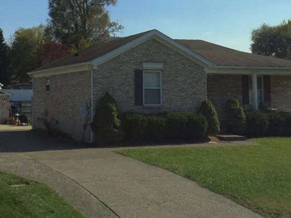 10841 Dorton Dr, Louisville, KY 40272