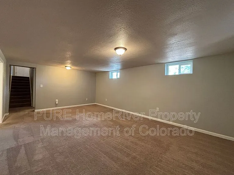 2255 S Clermont St — Photo 18