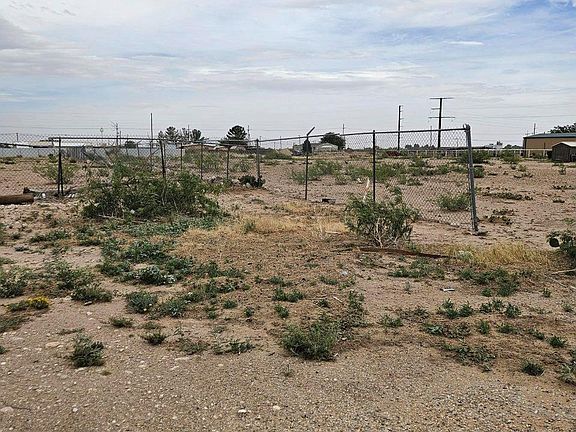 2nd image of 5704 Southfork Rd