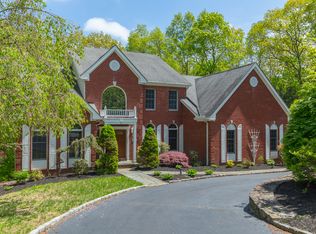 22 Manor Ln, Katonah, NY 10536