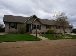 1136 Chestnut Ave, Larchwood, IA 51241