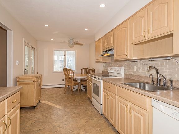 2nd image of 246 Trumpet Ln