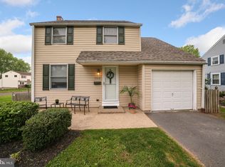 325 N Warminster Rd, Hatboro, PA 19040