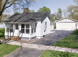 906 Grove St, Aurora, IL 60505