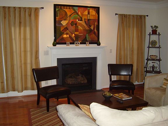 Great Room w/ Fireplace