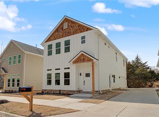 817 S Jagger Ln, Fayetteville, AR 72701