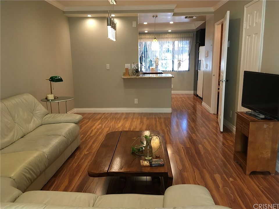 2nd image of 11127 La Maida St Unit 34