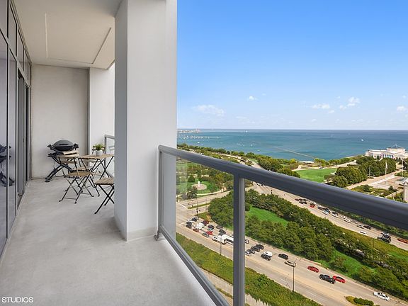 5th image of 1235 S Prairie Ave APT 2303