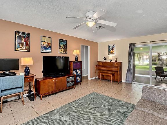 3rd image of 10301 Matchlock Dr