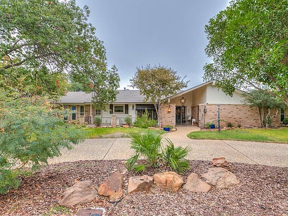 2nd image of 2906 Alta Vista Ln