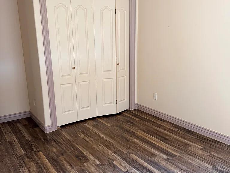 551 Kodiak Cir — Photo 14