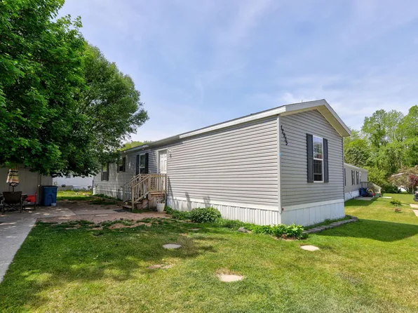 12935 Barry Ln, Wayland, MI 49348