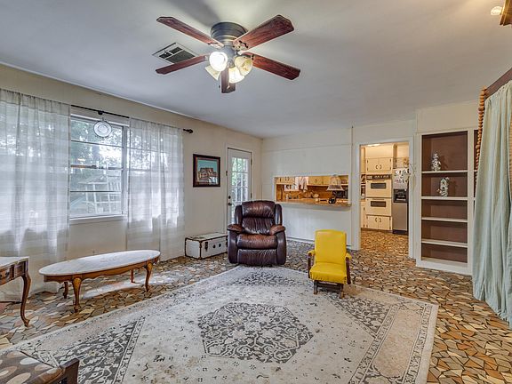 5th image of 1901 Sherwood Ave