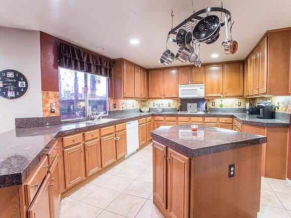 4th image of 15741 Vista Del Mar St