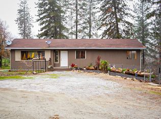 17586 Pine View Dr, Redding, CA 96003