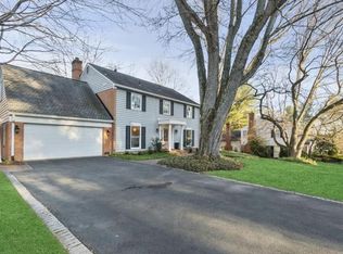 8228 Riding Ridge Pl, Mc Lean, VA 22102