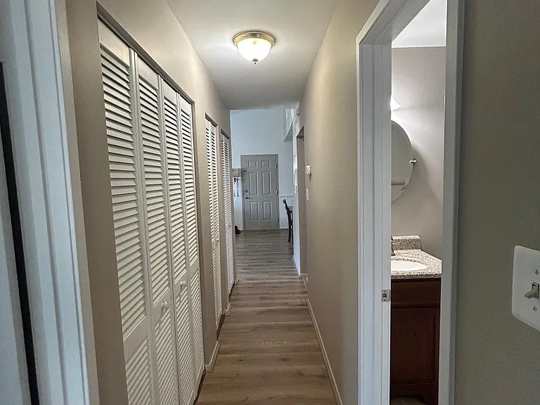 7804 Harrowgate Cir #D — Photo 28