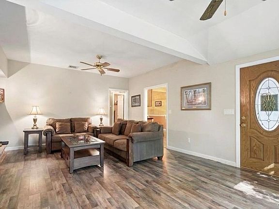 3rd image of 3 Seven Lakes Drive