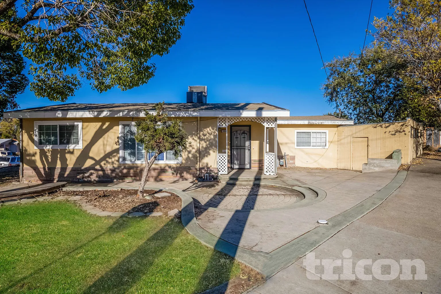 304 Robert St photo 1