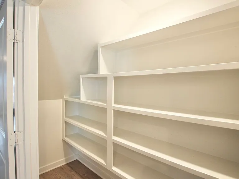 307 N Henry St #15 — Photo 14