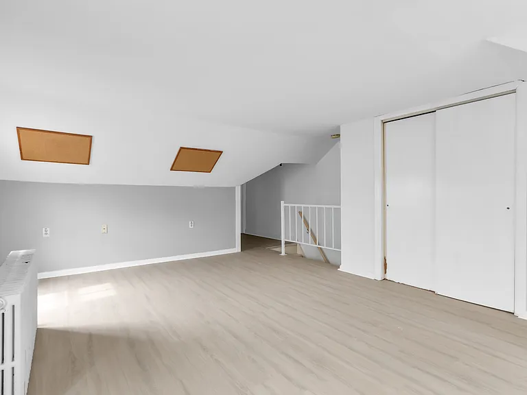 227 E Garrison St #1 — Photo 23