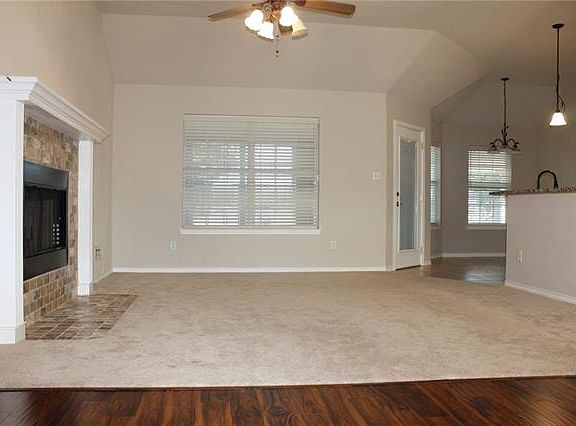 5th image of 3425 White Oaks Dr