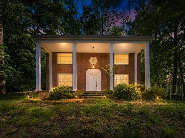 1009 Hardy Rd, Vinton, VA 24179