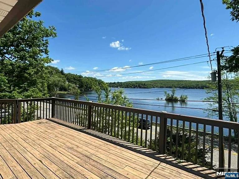 677 Warwick Tpke — Photo 15