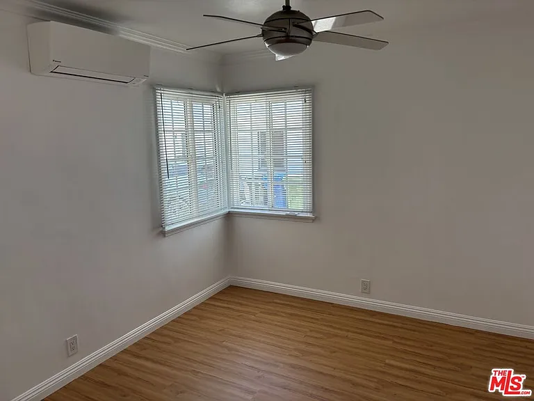 8437 Lilienthal Ave — Photo 6