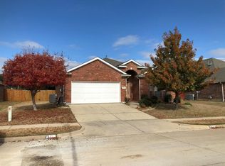 74 Lucas Ln, Edgecliff Village, TX 76134