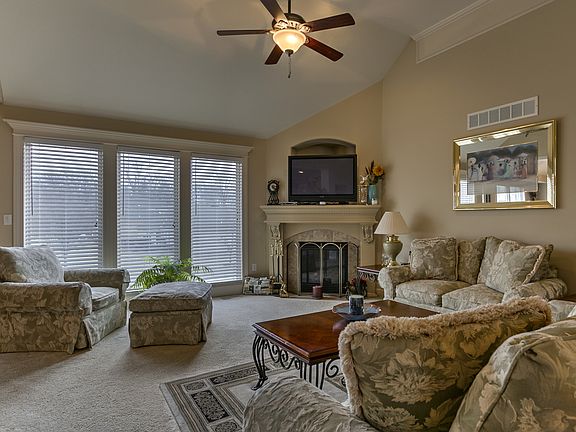 4th image of 1851 Buckingham Dr