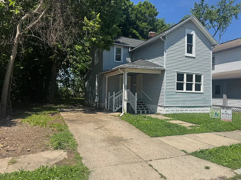 218 E Euclid Ave — Photo 2
