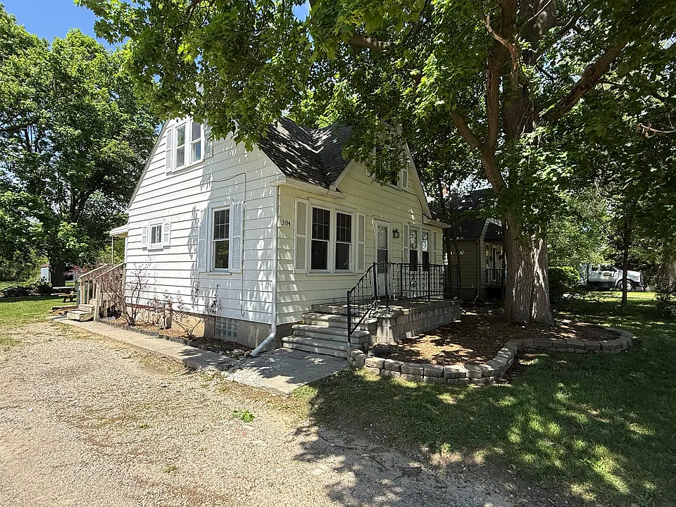 3194 Eastwood Dr