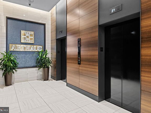 4th image of 301 S Broad St #801