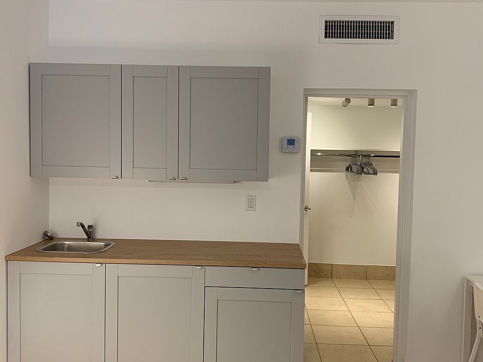1st image of 26 Diplomat Pkwy #2209