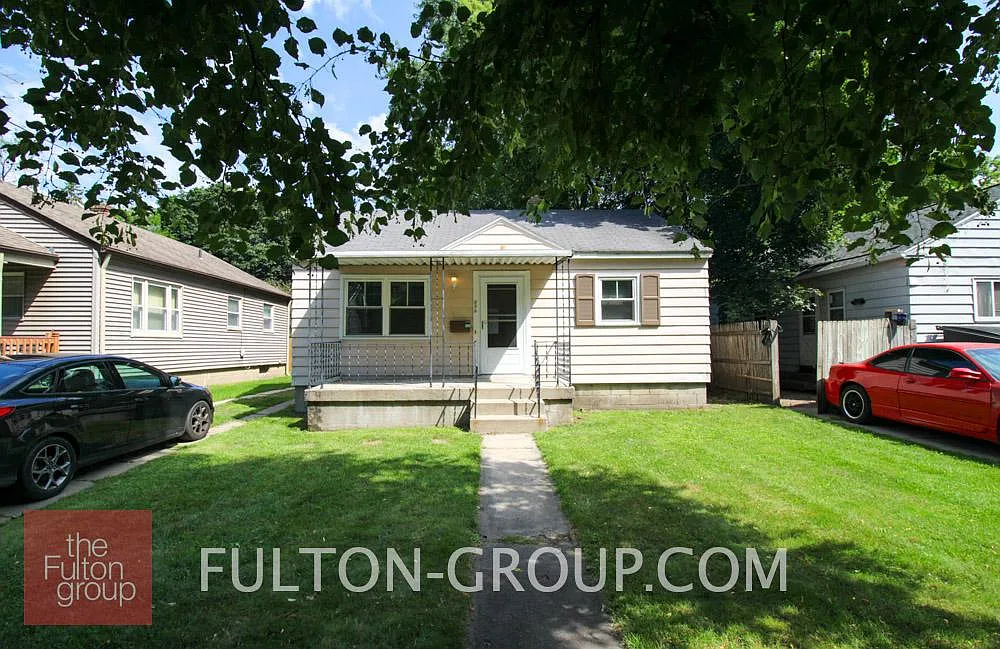 2 bed, 698 sqft, $1,700 — Photo 1