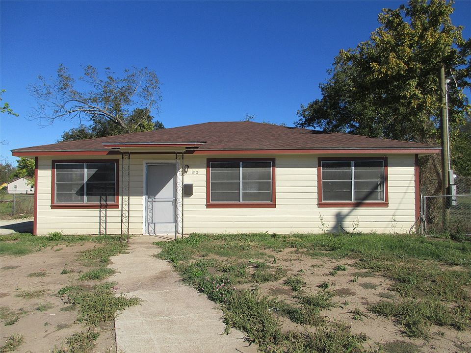 1st image of 813 Live Oak St
