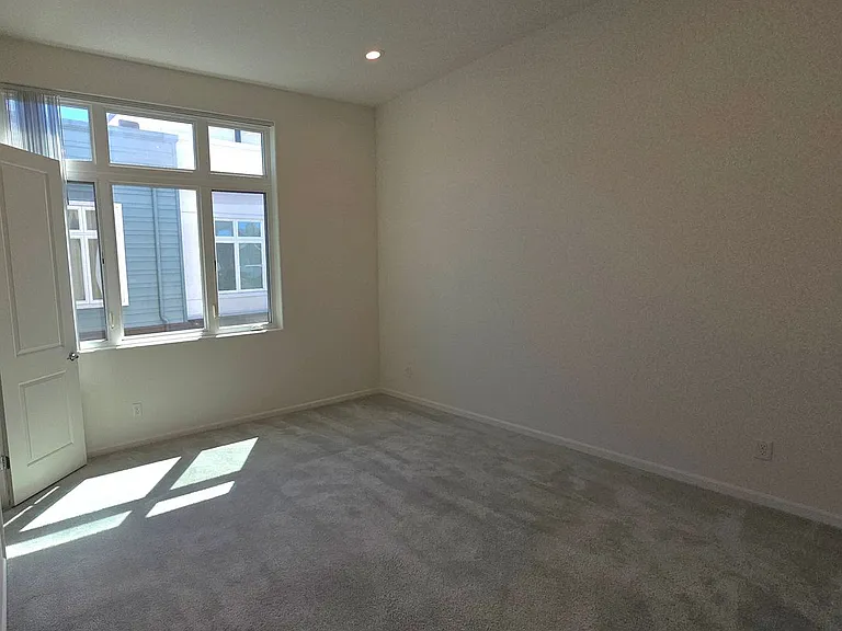 5577 Apex Dr — Photo 12