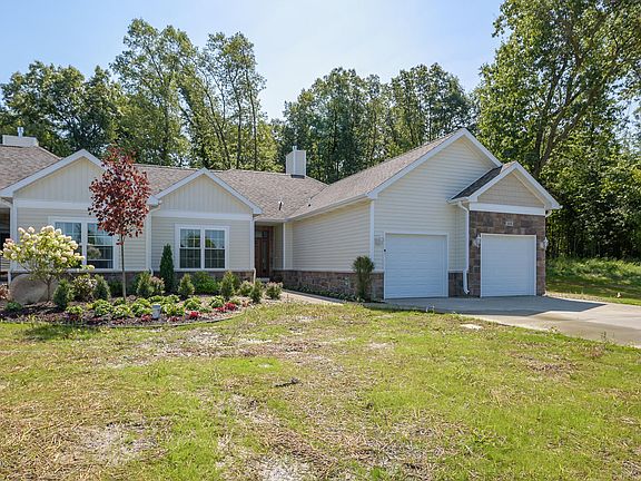3rd image of 329 Waldon Dr