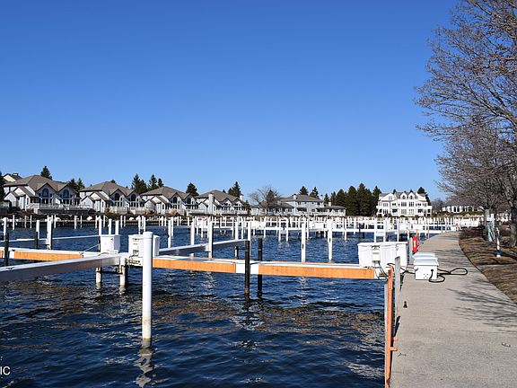 4th image of 69 Marina Dr N