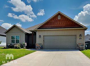 1141 Sunshine Ct, Centerton, AR 72719