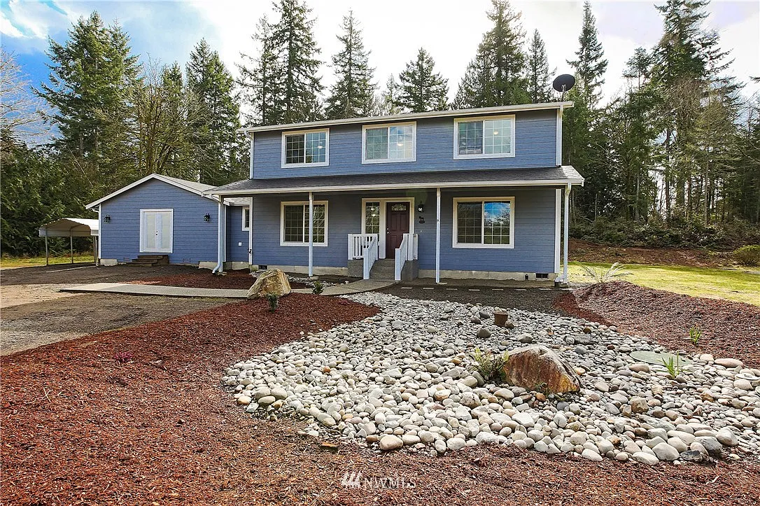 8899 Clearwater Lane SE photo 1