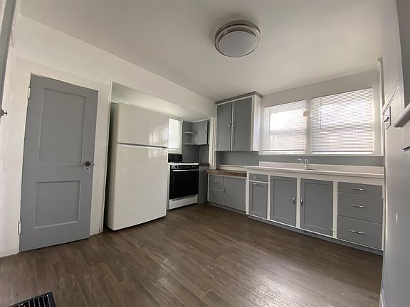 4th image of 602 E Franklin St