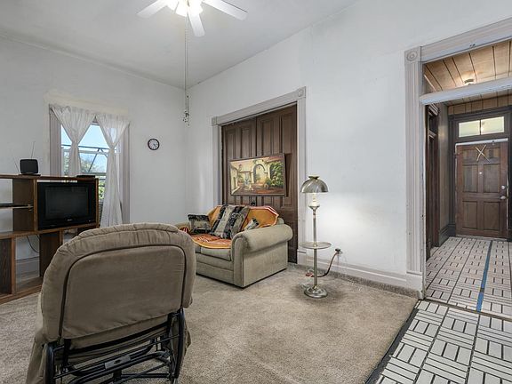 4th image of 15 E Baker Street
